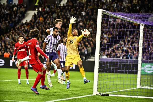 Liverpul se okliznuo u Tuluzu, Matiæev Ren slavio sa igraèem manje VIDEO