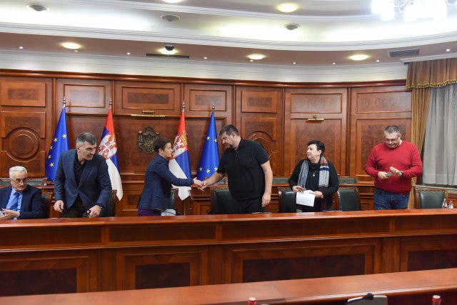 B92.net saznaje: Potpisan sporazum o obustavi protesta u Pošti Srbije