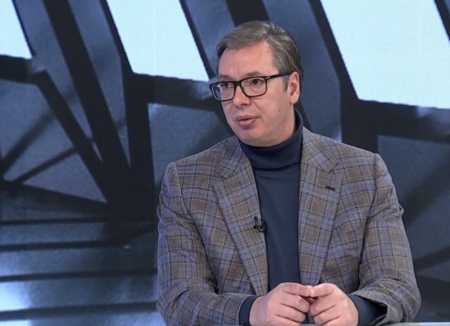 Vučić: Po 10.000 svakom srednjoškolcu