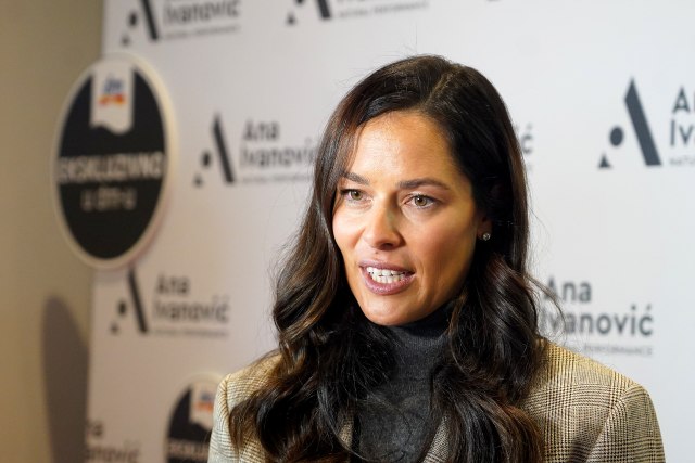 Toliko GLAMUROZNA HALJINA da je morala da kupi JOŠ JEDNU U DRUGOJ BOJI: Ana Ivanović moćnim izdanjem opčinila sve