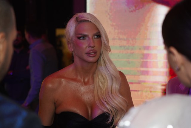 Jelena Karleuša nikad EMOTIVNIJA: Možeš ti to, ljubavi moja, ZNAM DA JE TEŠKO (VIDEO)