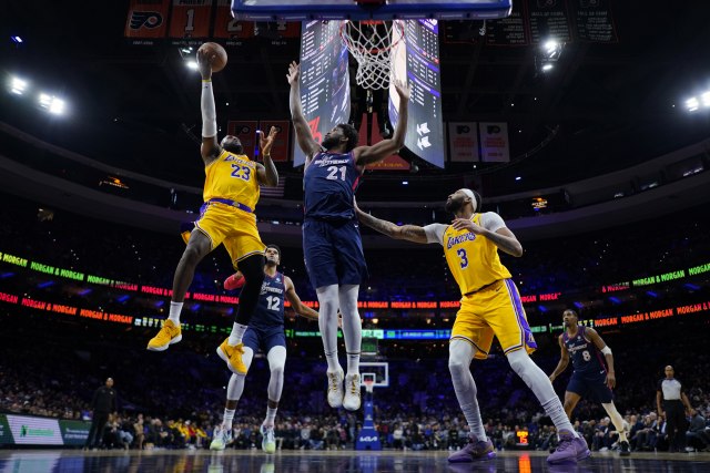 Lebron doživeo najteži poraz u karijeri – Embid i Filadelfija uništili Lejkerse VIDEO