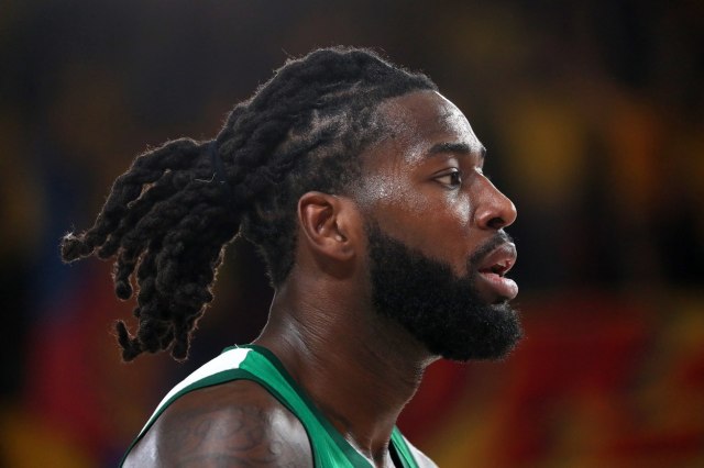 Lesor proslavio sinu roðendan uz navijaèku pesmu Partizana VIDEO