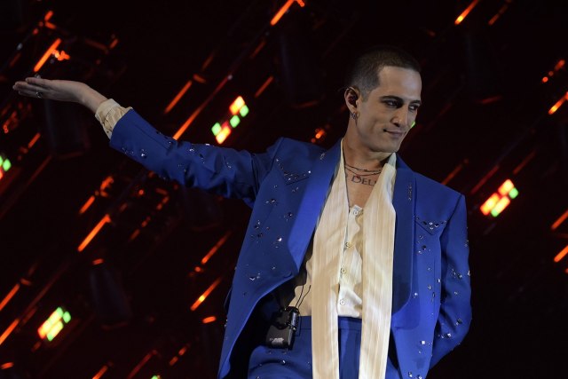 Žao nam je, zaljubljen je: Prve paparaco fotke zgodnog Italijana s devojkom – više se ne kriju FOTO