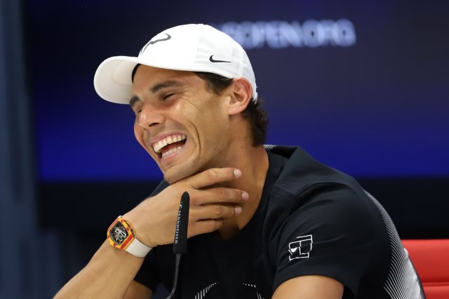 Da li se seæate devojke koju je Nadal "gutao" pogledom? Ima 35 godina i prava je bomba FOTO/VIDEO