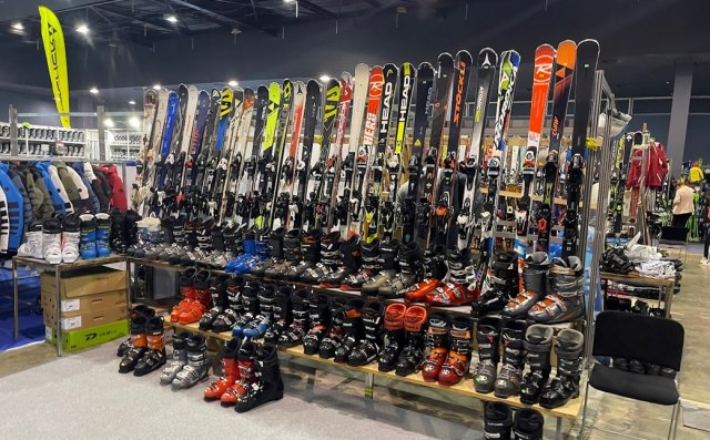 Poèeo meðunarodni sajam zimske sportske opreme u Beogradu - Expozim