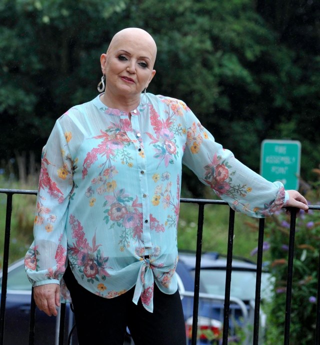 Plaši se da će joj ovo BITI POSLEDNJI BOŽIĆ: Glumica vodi bitku SA OPAKOM BOLEŠĆU, otkrila detalje (FOTO)