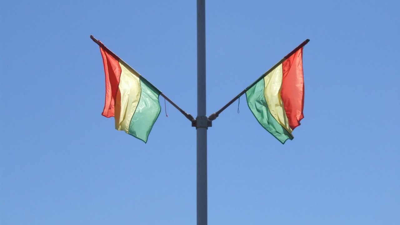Segreteria Generale del Governo della Serbia: collocate le bandiere italiane secondo procedura