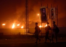 Plamen iz baklje za spaljivanje gasa je èest prizor na naftnim poljima širom Iraka i Irana/BBC