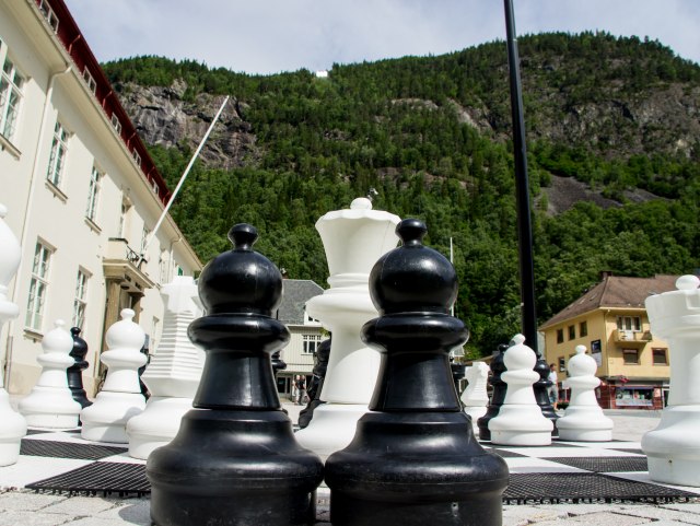 Ovo je najmraèniji grad na svetu: Stanovnici èitave godine žive u tami VIDEO