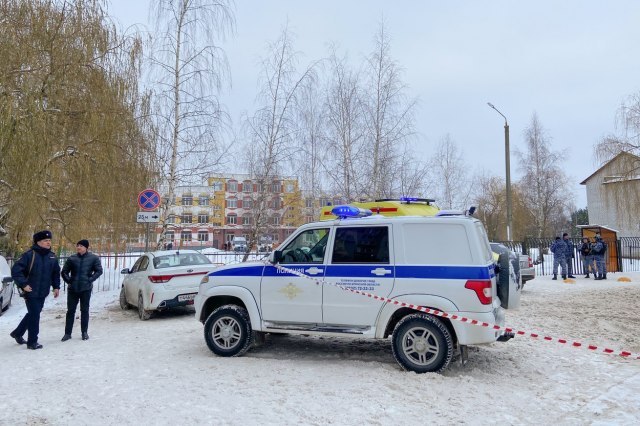 Horror in Russia: Schoolgirl opens fire in school, then committed suicide VIDEO