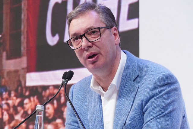 Sa kim bi podelio sendvič? Vučić: 