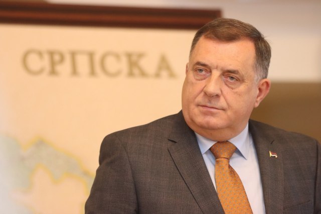 Dodik announced: "I am going to vote on the elections in Serbia, my vote goes to SNS"