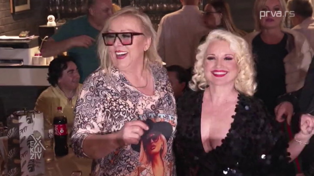 „OJADILI SU ME, ostavila sam samo ove što su KRADUCKALI“: Zorica Marković otvorila RESTORAN i okupila brojne kolege (VIDEO)