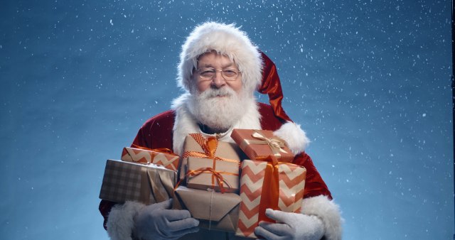 Znate li da možete pratiti Deda Mraza dok širom sveta deli poklone?