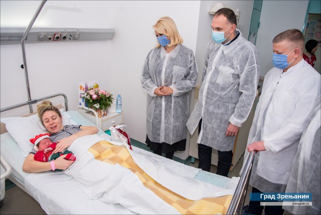 Više porođaja nego u prethodnoj godini: Rođena prva beba u Zrenjaninu FOTO