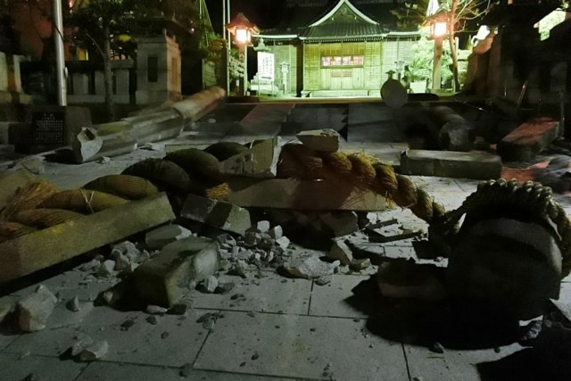 Razorni zemljotresi u Japanu; Raste broj mrtvih, u toku potraga za nestalima ispod ruševina FOTO/VIDEO