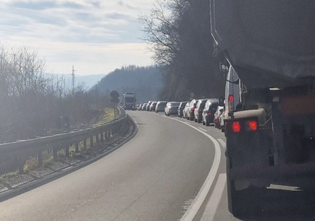 Kolaps kod Zlatibora: "Kolone vozila pružaju se u nedogled"
