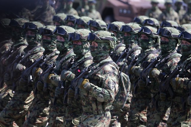 Srbija vraæa obavezni vojni rok?; Oglasilo se Ministarstvo odbrane ANKETA
