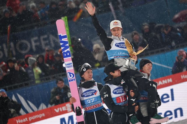 Kraft slavio u Bišofshofenu – Kobajaši osvojio novogodišnju turneju