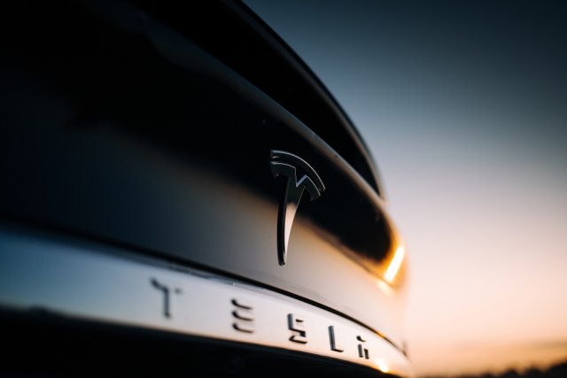 Tesla opozvao 1,62 miliona vozila