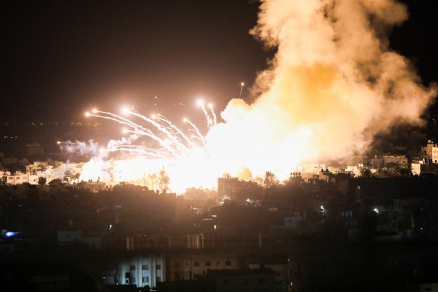 Izrael udara na Liban: Baze Hezbolaha "odletele u vazduh"