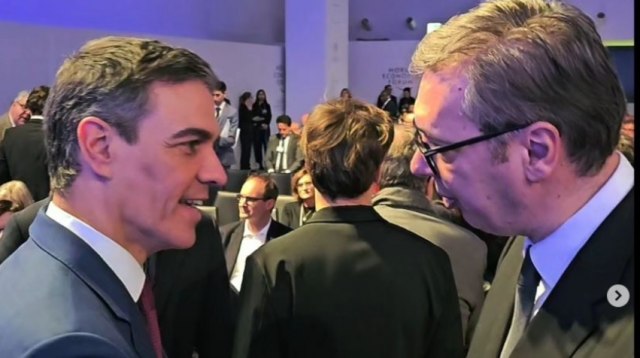 Sanèez i Makron sa bine pozdravljaju Vuèiæa: "On je naš dobar prijatelj" FOTO/VIDEO