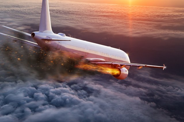 Snimljena katastrofa: Avion leti i gori VIDEO