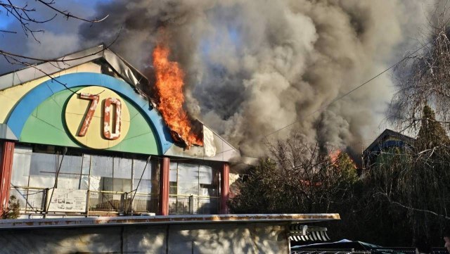 The Chinese shopping center in New Belgrade on fire PHOTO/VIDEO