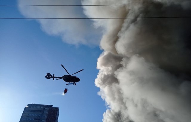 Explosions resound in New Belgrade, helicopters have arrived: Fire is spreading VIDEO