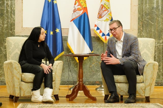 Vučić met with a woman who suffered obstetric violence: 