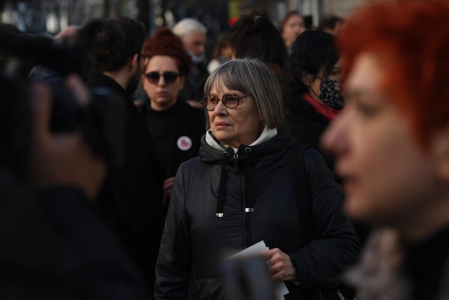 Na protestu opozicije i Nataša Kandić – lobistkinja za nezavisno Kosovo FOTO