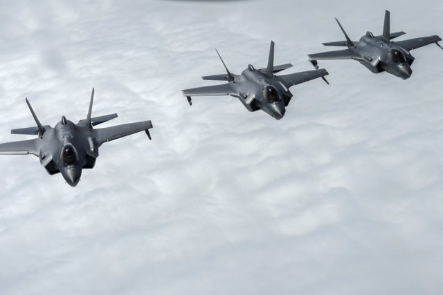 Odobreno: I njima ide 40 amerièkih lovaca F-35, oprema gratis