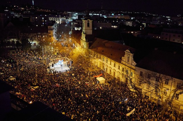 Chaos in Slovakia: 30,000 people took to the streets VIDEO