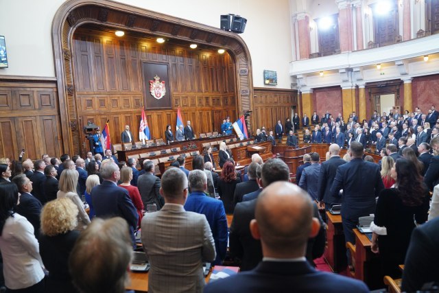 Constituent session of the Serbian Parliament's in progress, opposition creates chaos