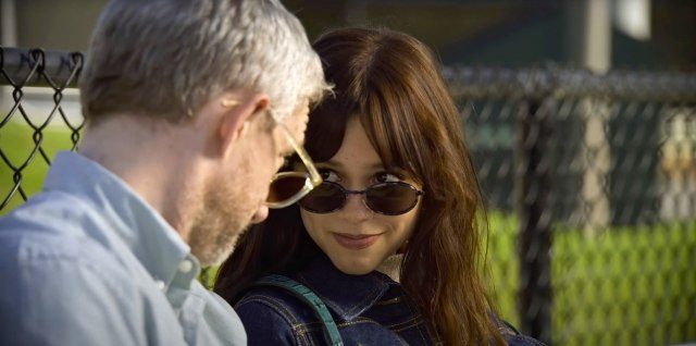 Scena seksualnog odnosa mlade glumice i starijeg kolege razbesnela ljude VIDEO