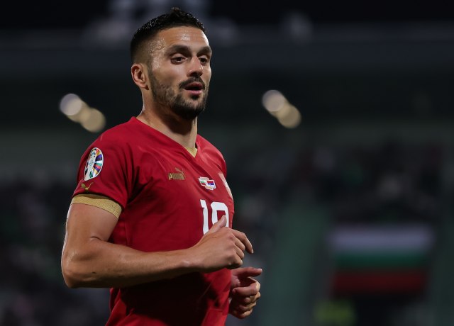 Srbija opet menja grb i izgled dresa