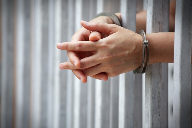 Određen pritvor mladiću osumnjičenom za četiri krađe u Zrenjaninu