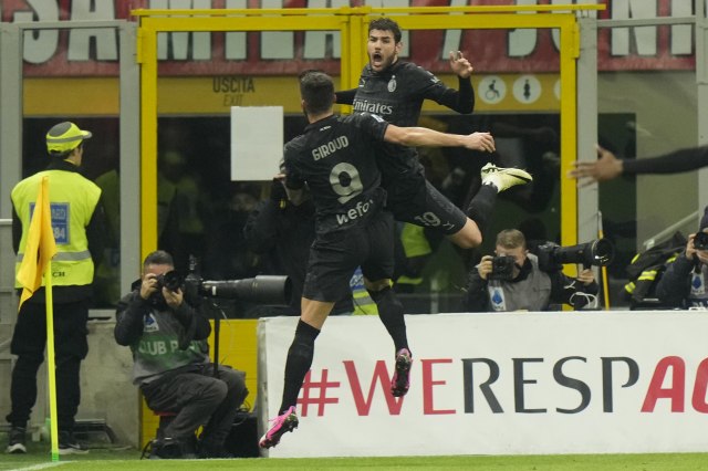 Simiæ umalo tragièar, sa klupe ušao i Joviæ – Milan slavio u derbiju VIDEO