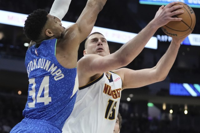 Adetokumbo jači od Jokića – Milvoki deklasirao Denver VIDEO