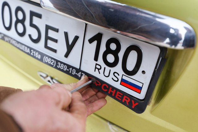 Novi zakon: Oduzimaju kola sa ruskim tablicama, slaæe ih u Ukrajinu