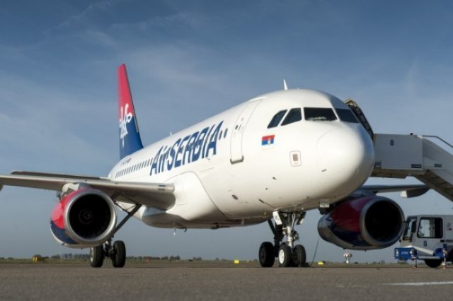Avion poleteo iz Beograda, pa odmah sleteo: Ošteæenja vidljiva, oglasila se i Er Srbija FOTO