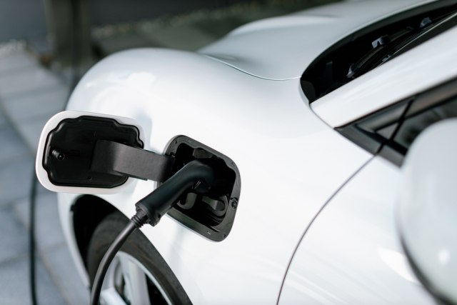 Kilometar u sekundi: Huawei postavlja duplo brže punjače od Teslinih