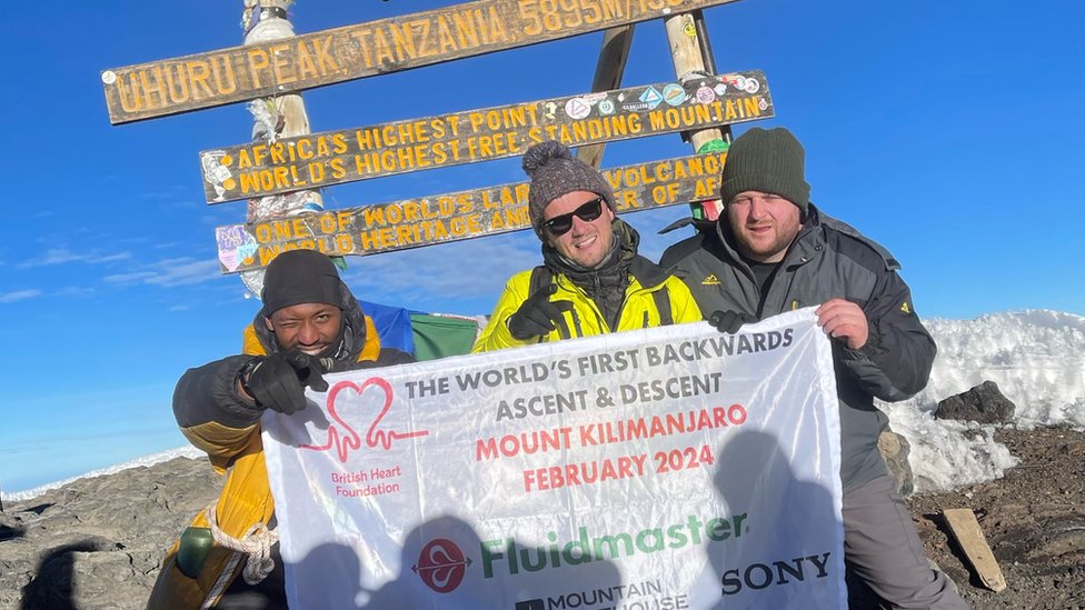 Englez osvojio Kilimandžaro hodajući unazad