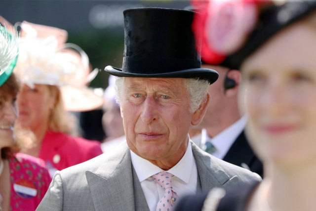 Kralj Čarls prvi put u javnosti sa suzama u očima FOTO