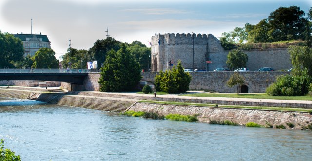 Privodi se kraju uređenje parka oko Beogradske kapije u sklopu Niške tvrđave