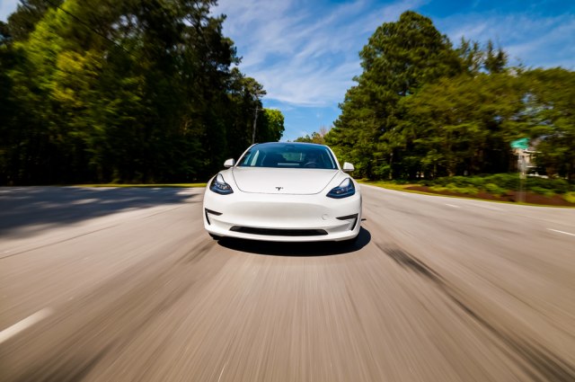 Ni subvencije ne vrede: Zašto kupci neæe elektriène automobile?