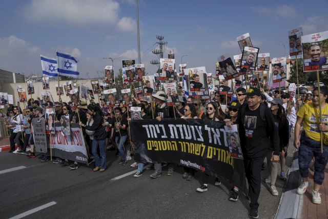 15.000 ljudi maršira za oslobađanje talaca FOTO
