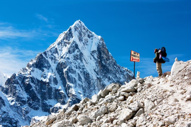 Jedini preživeli član prve ekspedicije na Mont Everest: Vrh je prljav i prepun ljudi
