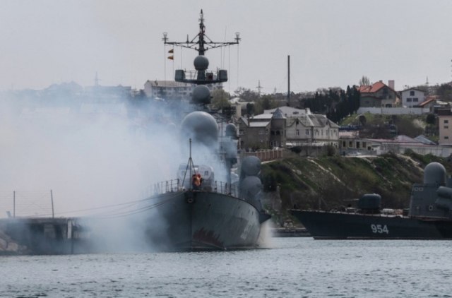 Crimea in flames; Fierce attack on Russians, "Sergei Kotov" sunk, Su-24 downed VIDEO